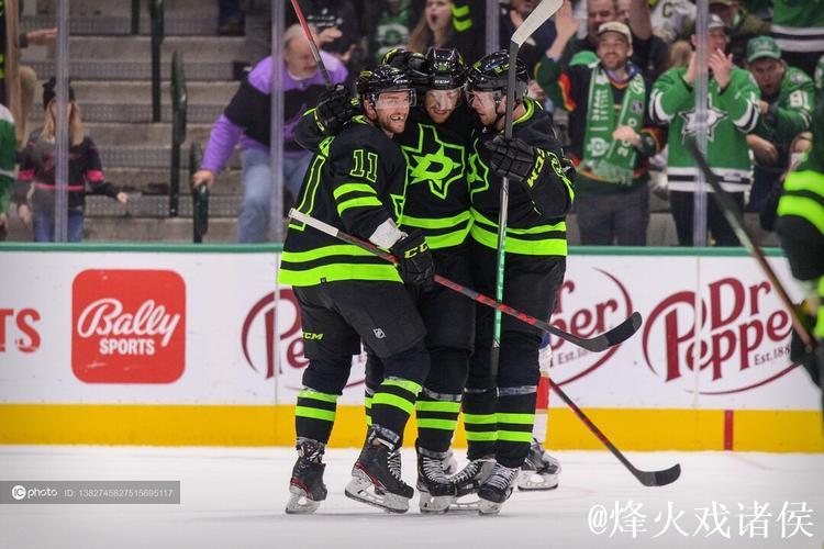 常规赛:佛罗里达美洲豹4-0达拉斯星 集锦 常规赛:佛罗里达美洲豹4-0达拉斯星 集锦