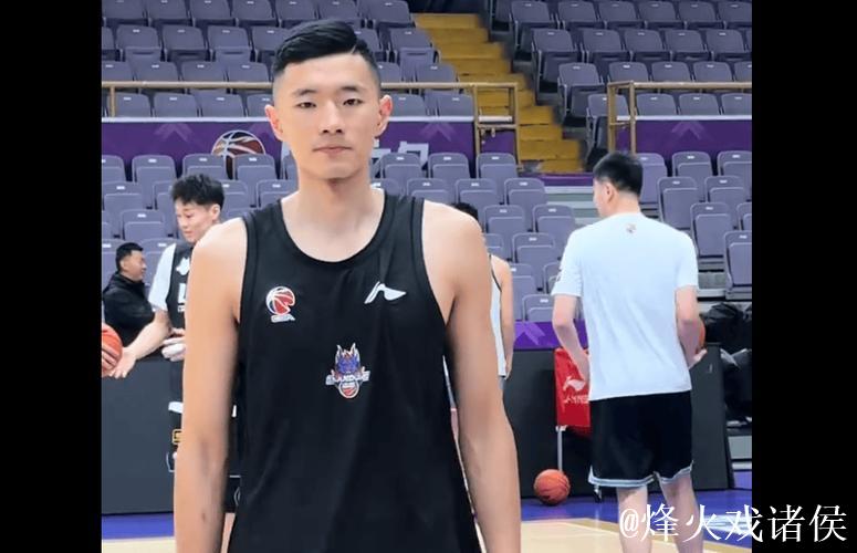 北控男篮社媒分享球队踩场图集:今晚紫禁勇士出击赛场 北控男篮社媒分享球队踩场图集:今晚紫禁勇士出击赛场